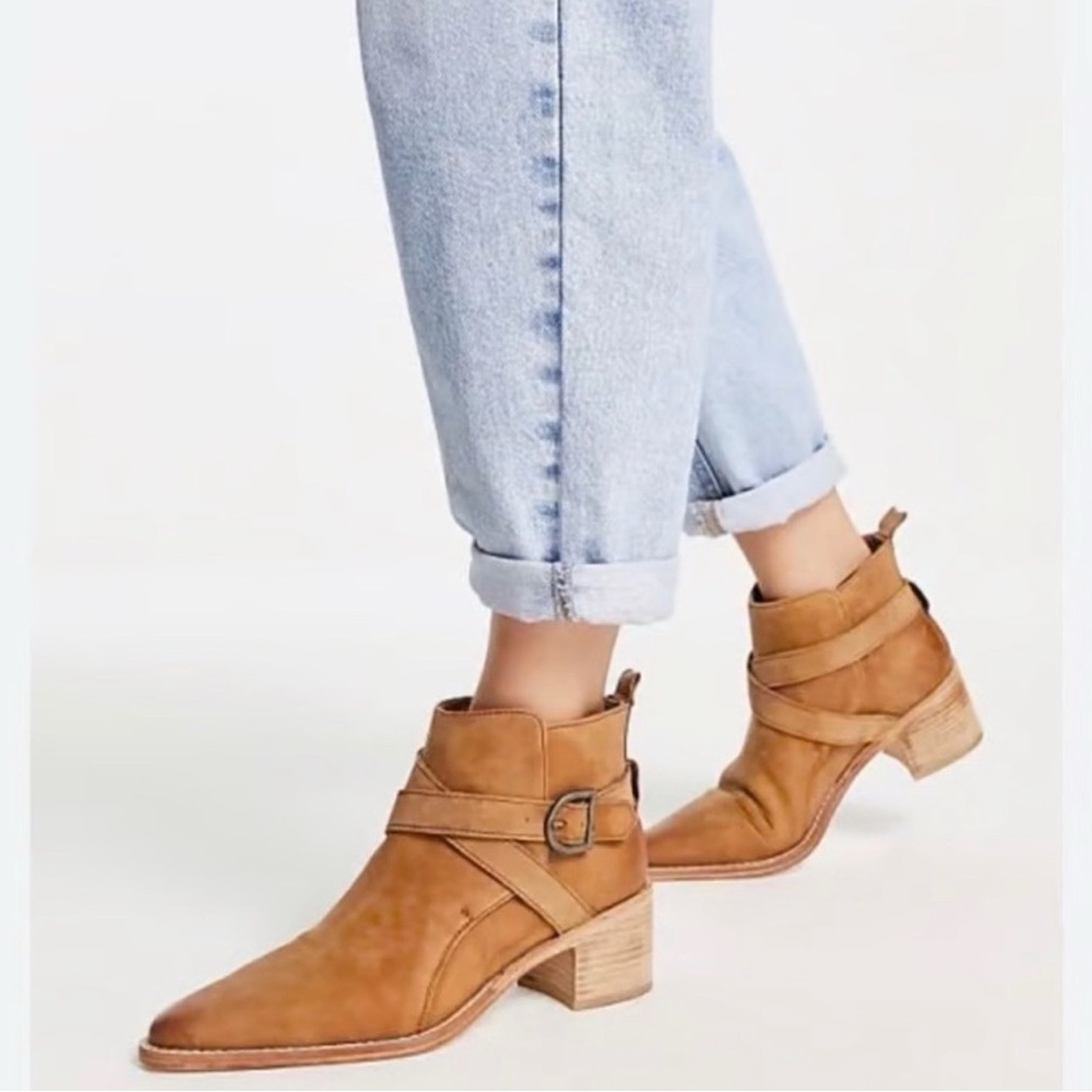 Free people Women's Tan Leather Ankle Boots with Buckle Strap 39/9